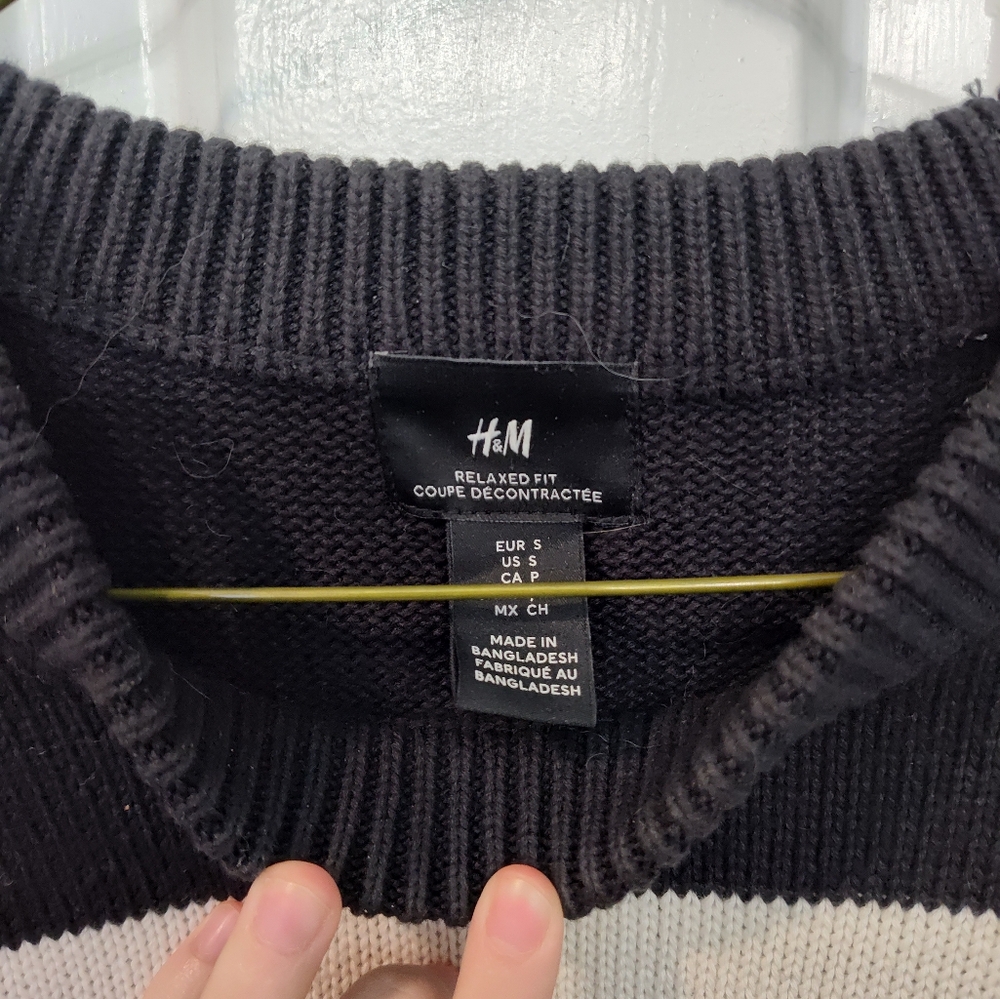 Sweater - Picture 2 of 2